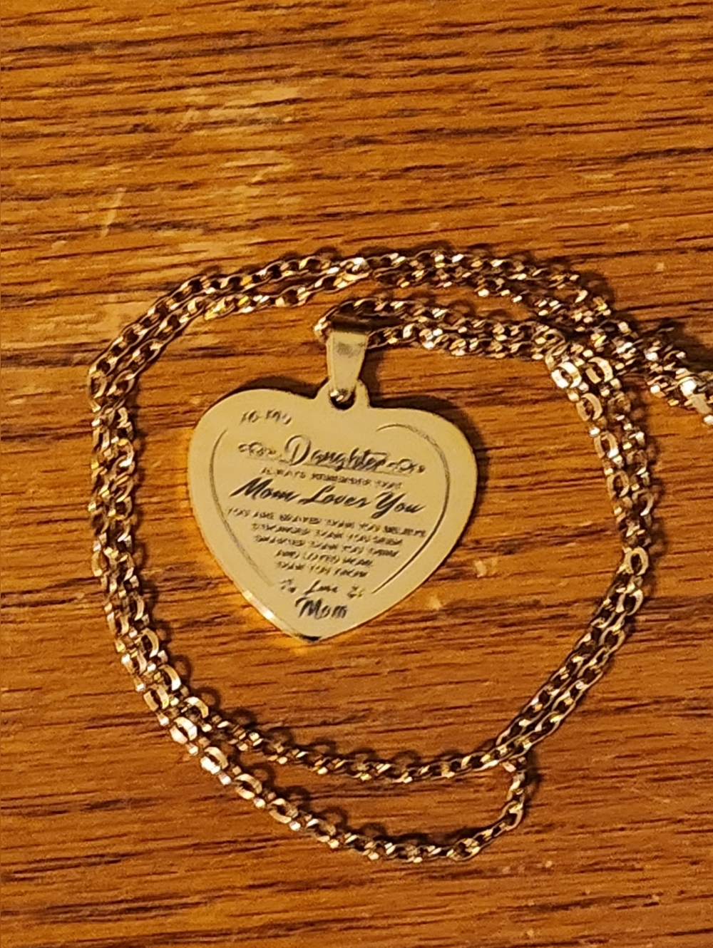 Simple Golden Heart Pendant Necklace - Picture 4 of 4